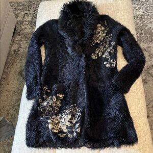 BLACK RIVIT FAUX FUR BLACK/METALLIC GOLD FLORAL DESIGN CARDIGAN SIZE S